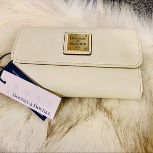 Dooney & Bourke Flap Wallet (Brand New)